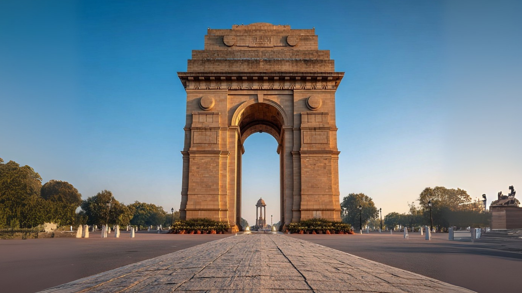 India Gate illuminated in the evening